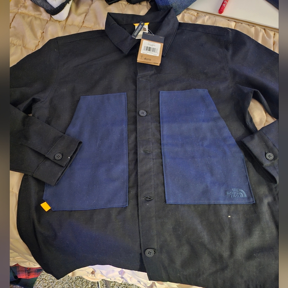 "New with tags Mens the north face shirt size large"